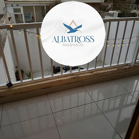 Albatross Homestay *