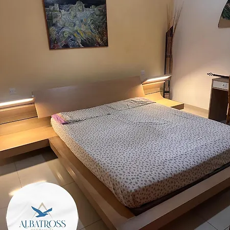 ホームステイ Albatross *